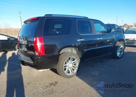 2011 Cadillac Escalade Platinum Edition z USA, uszkodzony, nr VIN 1GYS4DEF2BR259938
